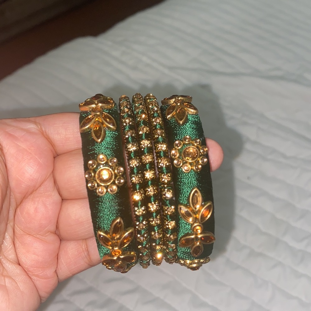 Green bangles - Picture 2 of 2
